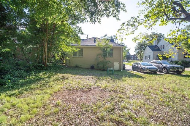 902 Josephine Boyd Street, Greensboro, NC 27408