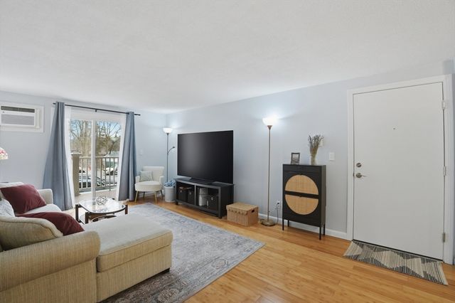 200 Manning Street 11C, Hudson, MA 01749