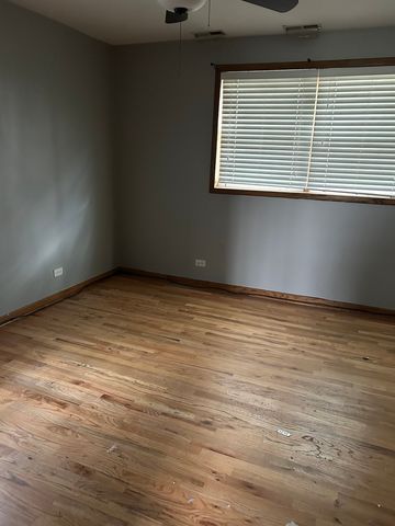10724 S Pulaski Road, Oak Lawn, IL 60453