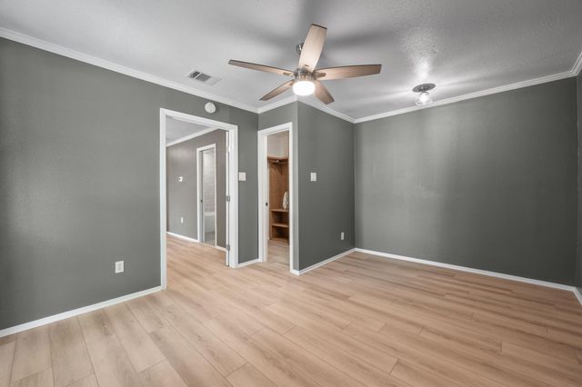 6910 Hart LN 211, Austin, TX 78731