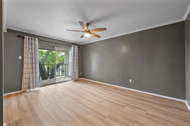 6910 Hart LN 211, Austin, TX 78731