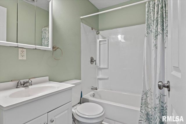 1050 N 19TH Street, Springfield, IL 62702