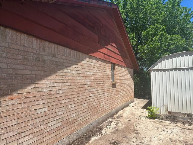 816 N Ramblin Oaks Drive, Moore, OK 73160