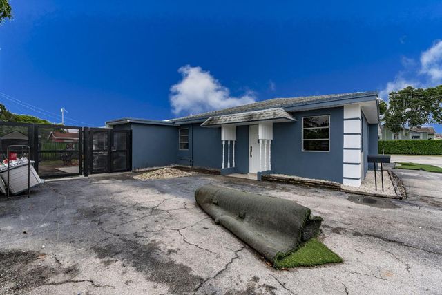 945 Miner Road, Lake Worth, FL 33462