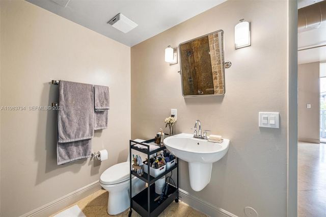 690 SW 1st Ct 501, Miami, FL 33130