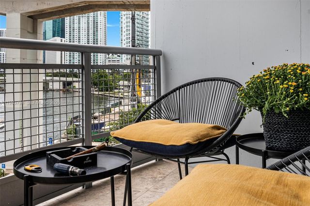 690 SW 1st Ct 501, Miami, FL 33130