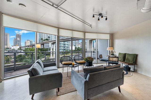 690 SW 1st Ct 501, Miami, FL 33130