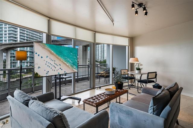 690 SW 1st Ct 501, Miami, FL 33130