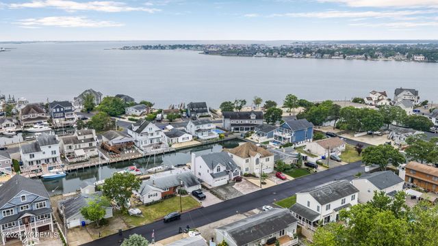 9 Cross Trees Road, Brick, NJ 08723