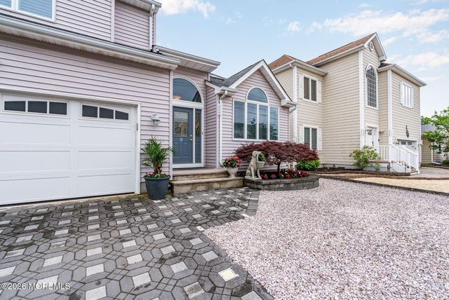 9 Cross Trees Road, Brick, NJ 08723