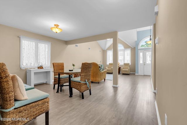 9 Cross Trees Road, Brick, NJ 08723