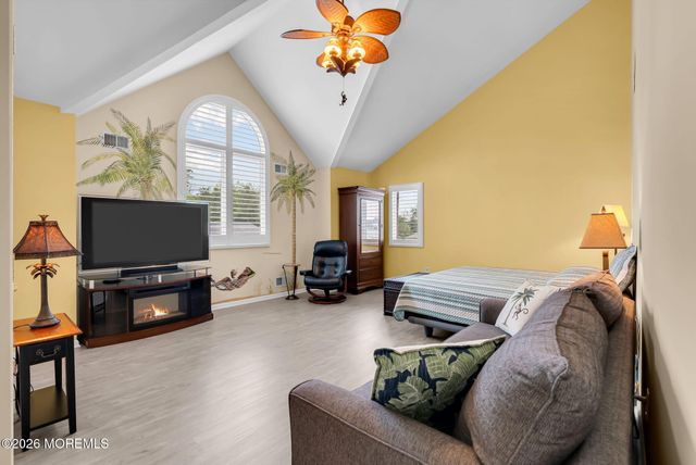 9 Cross Trees Road, Brick, NJ 08723