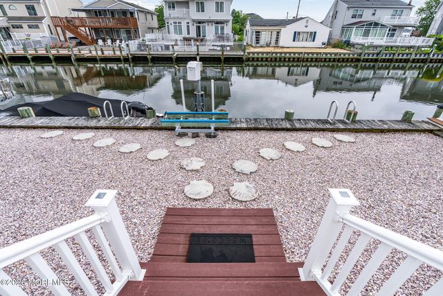 9 Cross Trees Road, Brick, NJ 08723