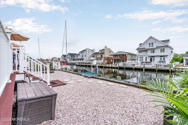 9 Cross Trees Road, Brick, NJ 08723