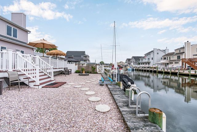 9 Cross Trees Road, Brick, NJ 08723