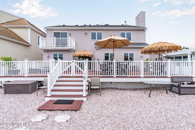 9 Cross Trees Road, Brick, NJ 08723