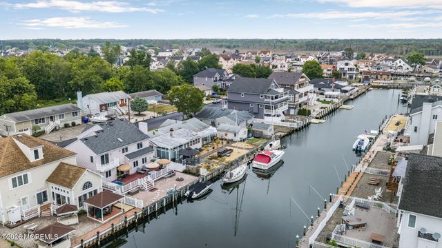 9 Cross Trees Road, Brick, NJ 08723