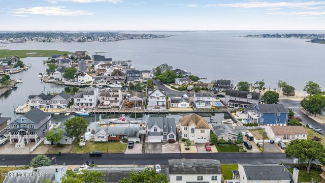 9 Cross Trees Road, Brick, NJ 08723