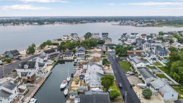 9 Cross Trees Road, Brick, NJ 08723