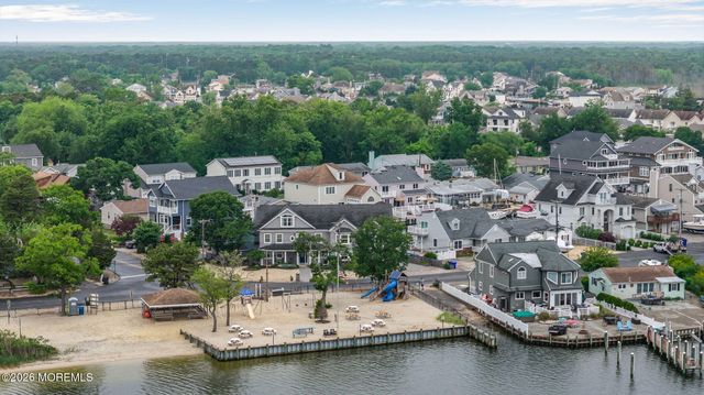 9 Cross Trees Road, Brick, NJ 08723