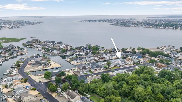 9 Cross Trees Road, Brick, NJ 08723