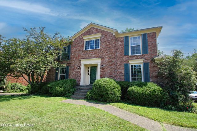 12108 Greenvalley Dr, Douglass Hills, KY 40243