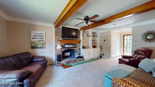 12108 Greenvalley Dr, Douglass Hills, KY 40243