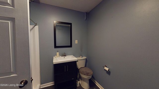 12108 Greenvalley Dr, Douglass Hills, KY 40243