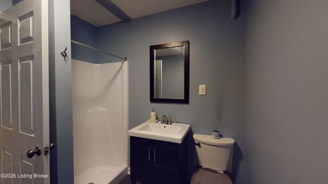 12108 Greenvalley Dr, Douglass Hills, KY 40243