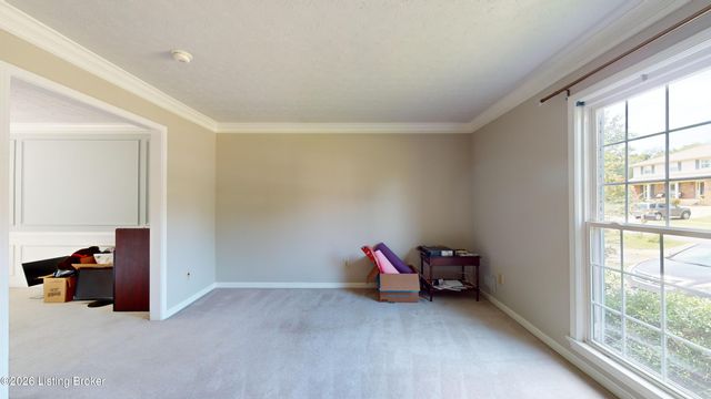 12108 Greenvalley Dr, Douglass Hills, KY 40243