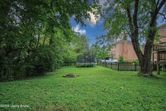 12108 Greenvalley Dr, Douglass Hills, KY 40243