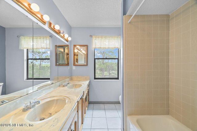 251 CUE LAKE Drive, Hawthorne, FL 32640