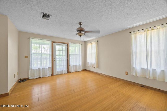 251 CUE LAKE Drive, Hawthorne, FL 32640