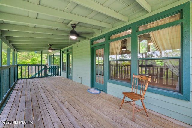 251 CUE LAKE Drive, Hawthorne, FL 32640