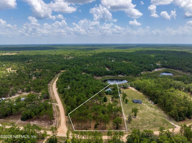 251 CUE LAKE Drive, Hawthorne, FL 32640