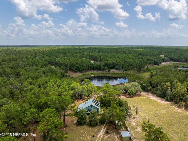 251 CUE LAKE Drive, Hawthorne, FL 32640