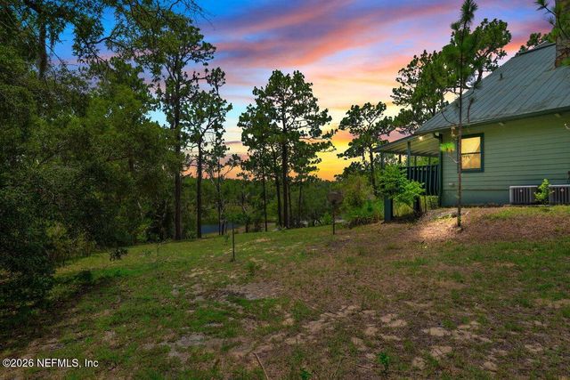 251 CUE LAKE Drive, Hawthorne, FL 32640