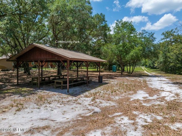 251 CUE LAKE Drive, Hawthorne, FL 32640