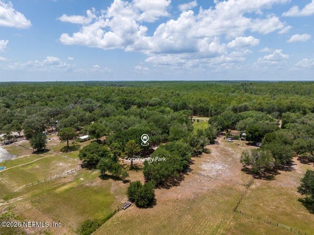 251 CUE LAKE Drive, Hawthorne, FL 32640