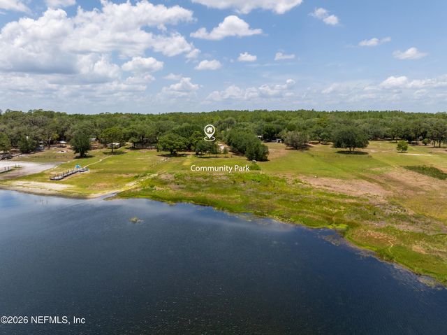 251 CUE LAKE Drive, Hawthorne, FL 32640