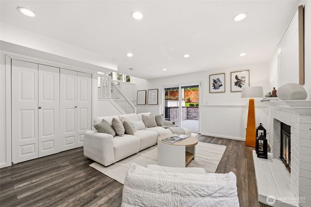 17202 NE 134th Place, Redmond, WA 98052