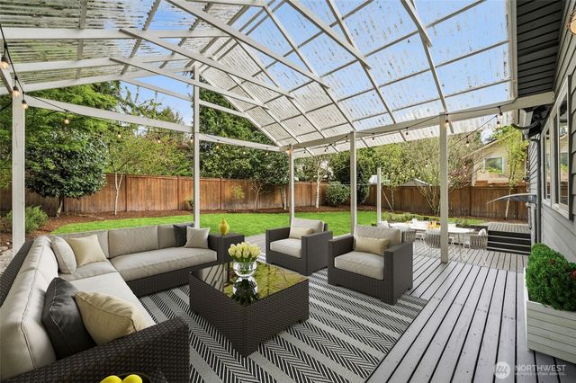 17202 NE 134th Place, Redmond, WA 98052