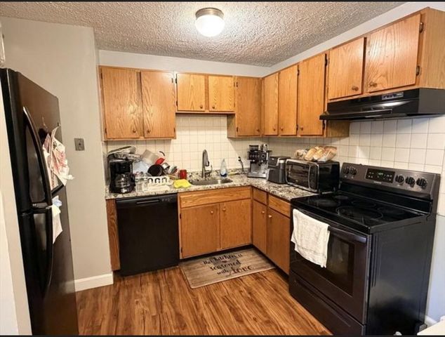 1 Universal St 9, Framingham, MA 01702