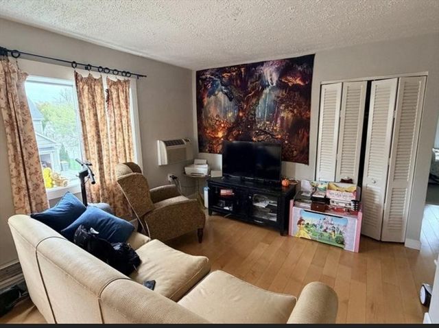 1 Universal St 9, Framingham, MA 01702