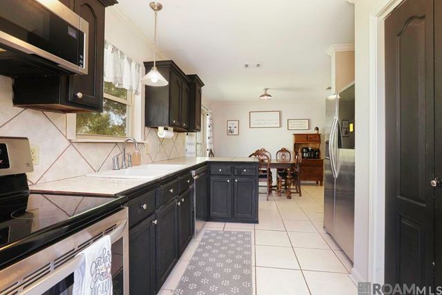 1036 N Sears Ave, Gonzales, LA 70737