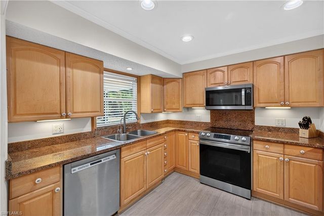 5100 Mahogany Ridge DR, Naples, FL 34119