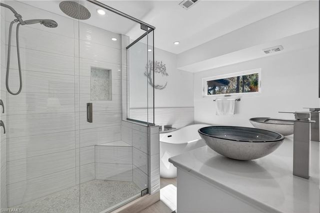 5100 Mahogany Ridge DR, Naples, FL 34119