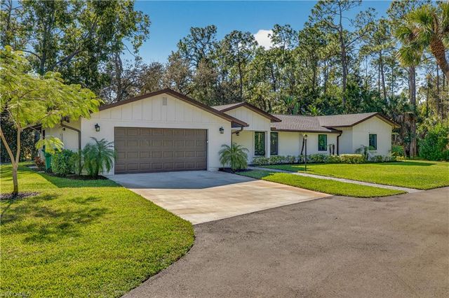 5100 Mahogany Ridge DR, Naples, FL 34119
