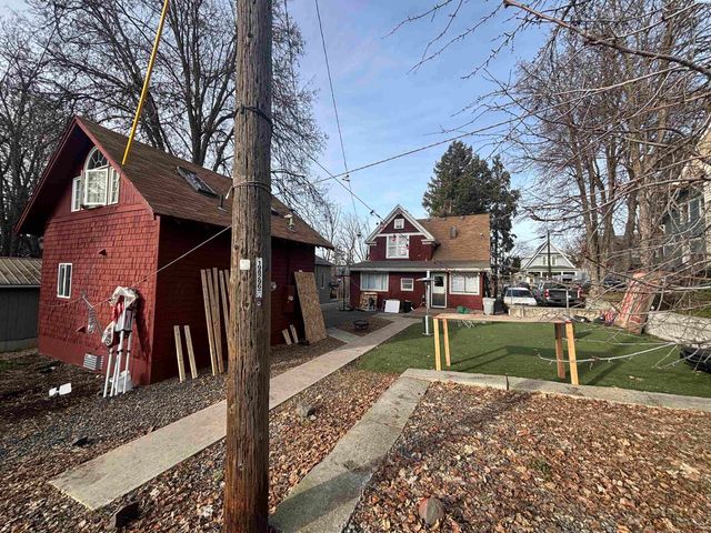 435 NE Howard Dr, Pullman, WA 99163