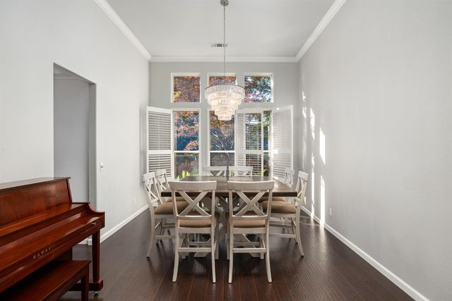 10340 N Sinclair Circle, Fresno, CA 93730